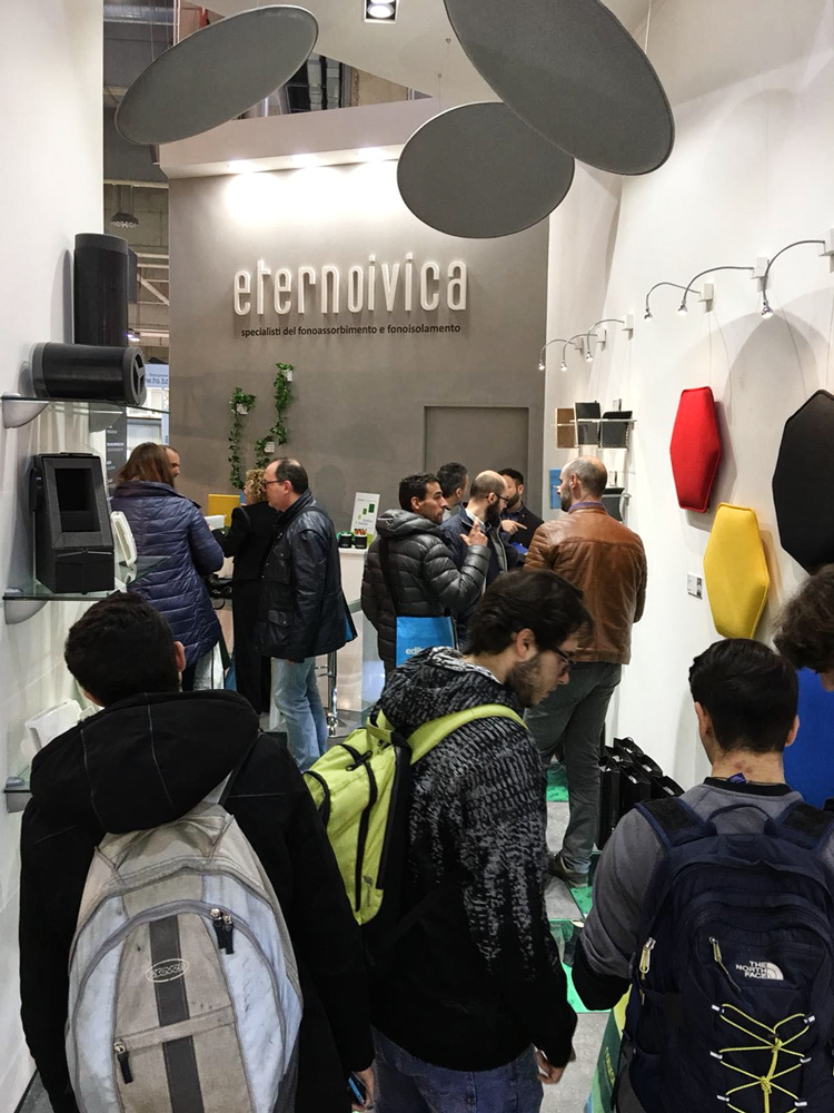 People interested in Eterno Ivica products visiting the pavilion at the Klimahouse 2018